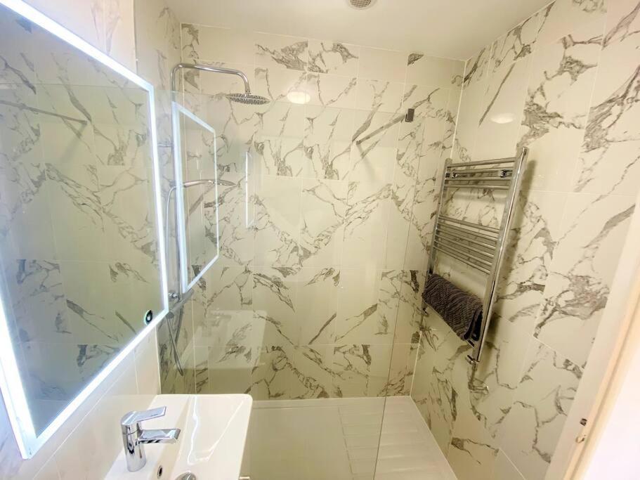 City Centre Riverside Apartment วินเชสเตอร์ ภายนอก รูปภาพ